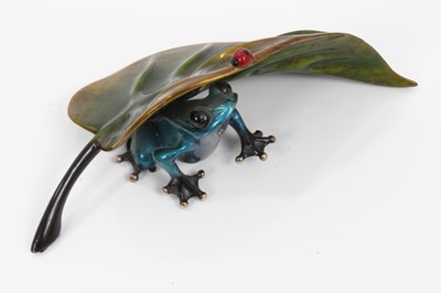 Lot 188 - Tim Cotterill 'Frogman' bronze figure of a tree frog under a leaf