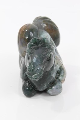 Lot 168 - Chinese carved hardstone snuff bottle