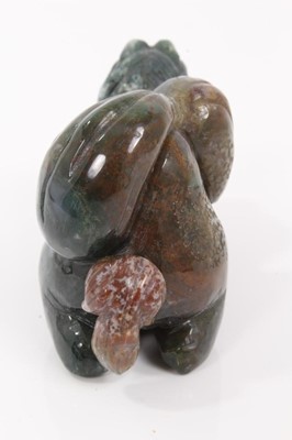 Lot 168 - Chinese carved hardstone snuff bottle