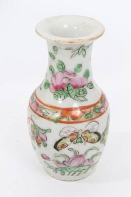 Lot 16 - Group of 18th and 19th century Chinese ceramics