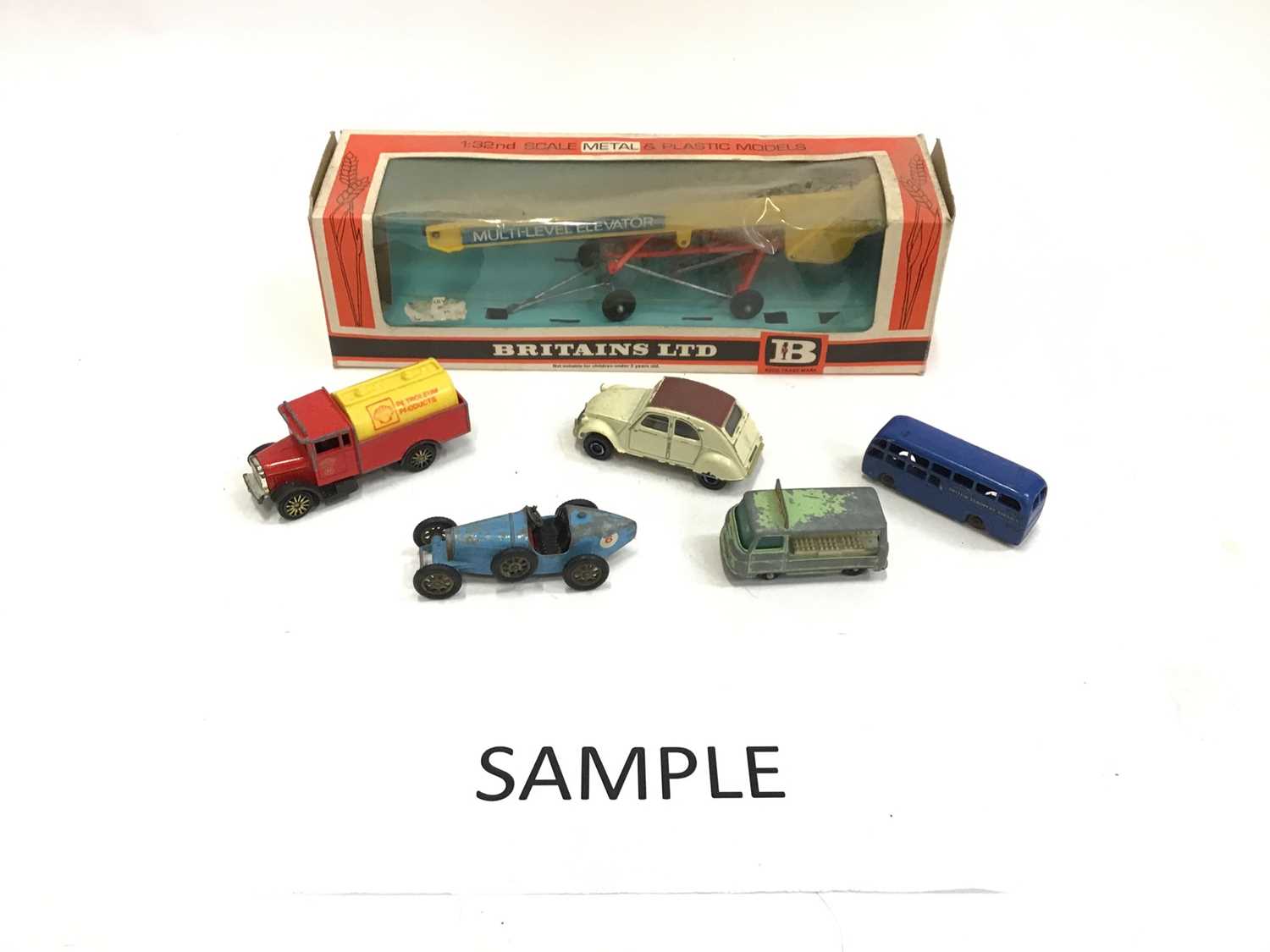 Lot 1580 - Die cast selection of boxed Britain's Vehicles plus unboxed Matchbox, Corgi and Dinky models.  Britain's Deetail model soldiers and unboxed die cast aeroplanes.