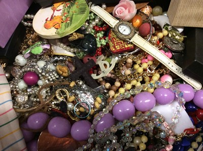 Lot 179 - Large quantity costume jewellery and bijouterie