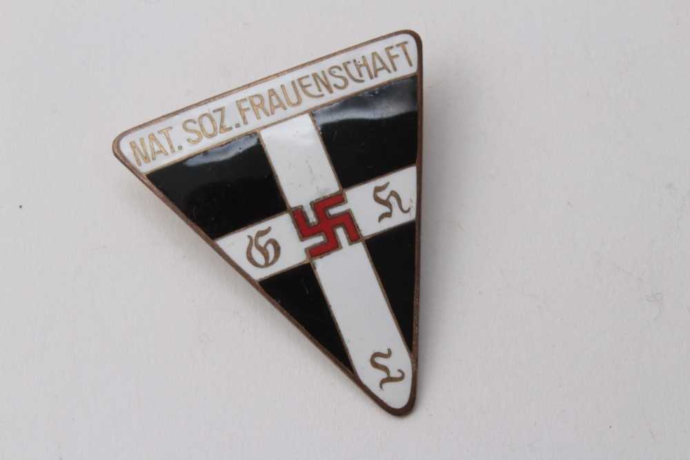 Lot 251 - Second World War Period Nazi German Nat. Soz. Frauenschaft / National Socialist Women's League enamel badge