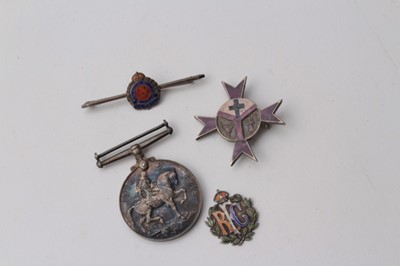 Lot 252 - First World War, War medal named to 7350 PTE. R.H. Dennington. M.G.C., together with a Royal Flying Corps enamel sweetheart badge, a Royal Engineers enamel sweetheart brooch and one other badge (4)