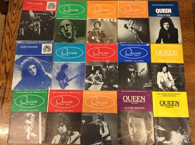 Lot 989 - Collection 76 Queen fan club magazines 1970s - 1990s to include inserts, flyers & merchandise sheets