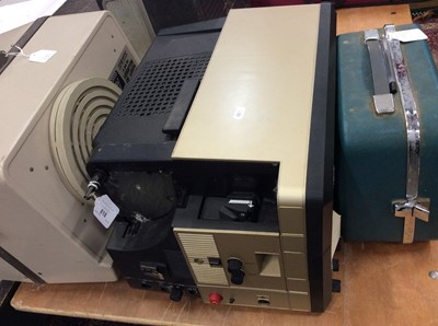 Lot 818 - Singer Graflex Insta - Load 16 film projector, together with a Kodak projector and an RS3000 projector (3)