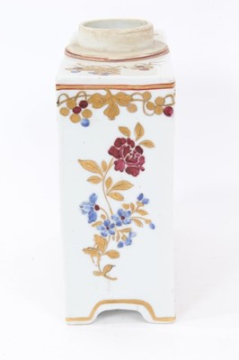 Lot 41 - Large Samson Armorial Chinese-style porcelain tea caddy