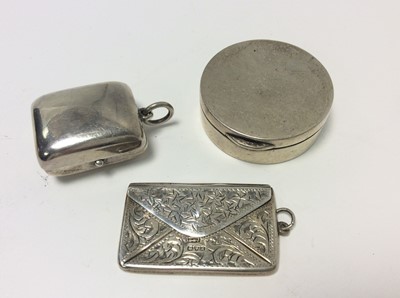 Lot 170 - Victorian silver sovereign holder of cushion form (Chester 1886), together with an Edwardian silver stamp holder in the form of an envelope (Chester 1912