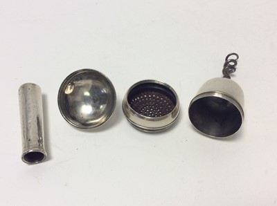 Lot 169 - Rare and unusual Georgian silver combination nutmeg grater and corkscrew in the form of a mace, the screw fit cover with ball finial concealing the grater and screw-off tubular sheath that opens