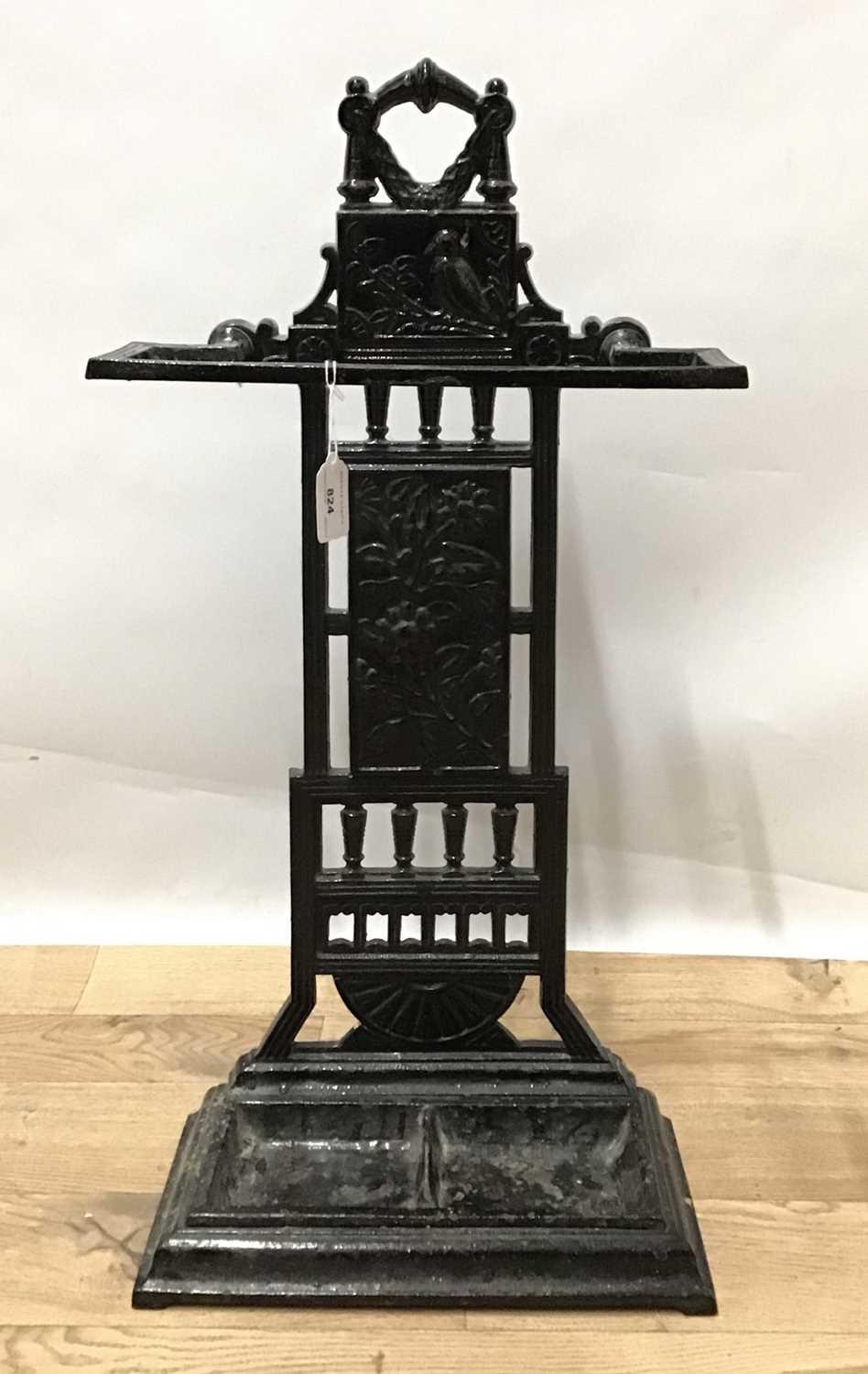 Lot 824 - Victorian aesthetic period cast iron hall