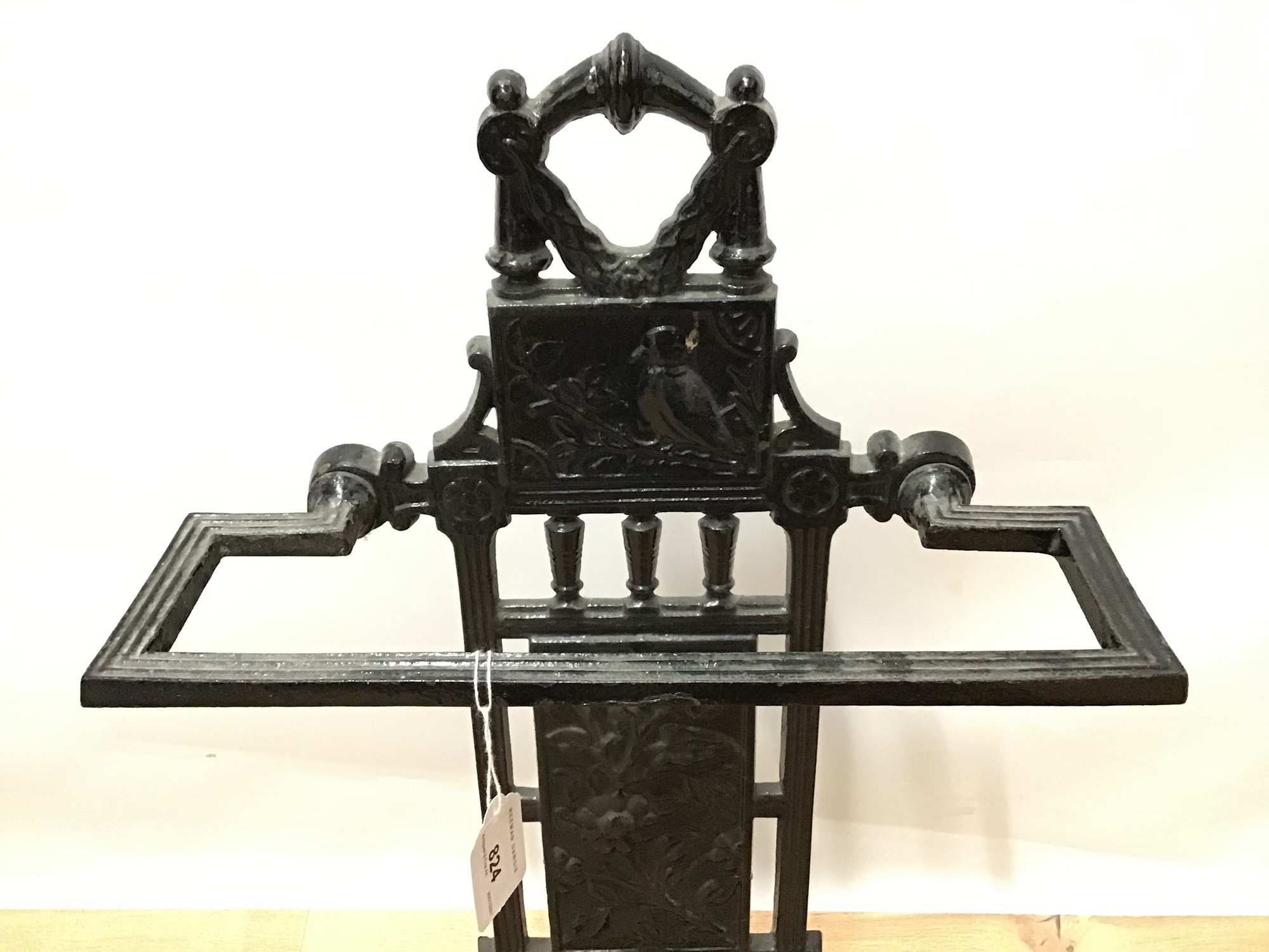 Lot 824 - Victorian aesthetic period cast iron hall