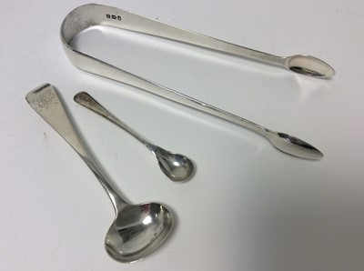 Lot 160 - Set of six George III silver Old English pattern teaspoons (London 1780), together with five Georgian III silver fiddle pattern teaspoons (London 1821), a pair of Georgian silver sugar tongs