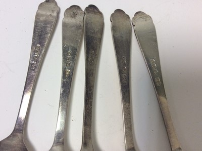 Lot 160 - Set of six George III silver Old English pattern teaspoons (London 1780), together with five Georgian III silver fiddle pattern teaspoons (London 1821), a pair of Georgian silver sugar tongs