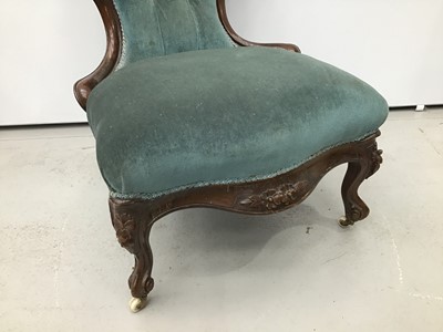 Lot 80 - Mid Victorian carved walnut upholstered spoon back chair