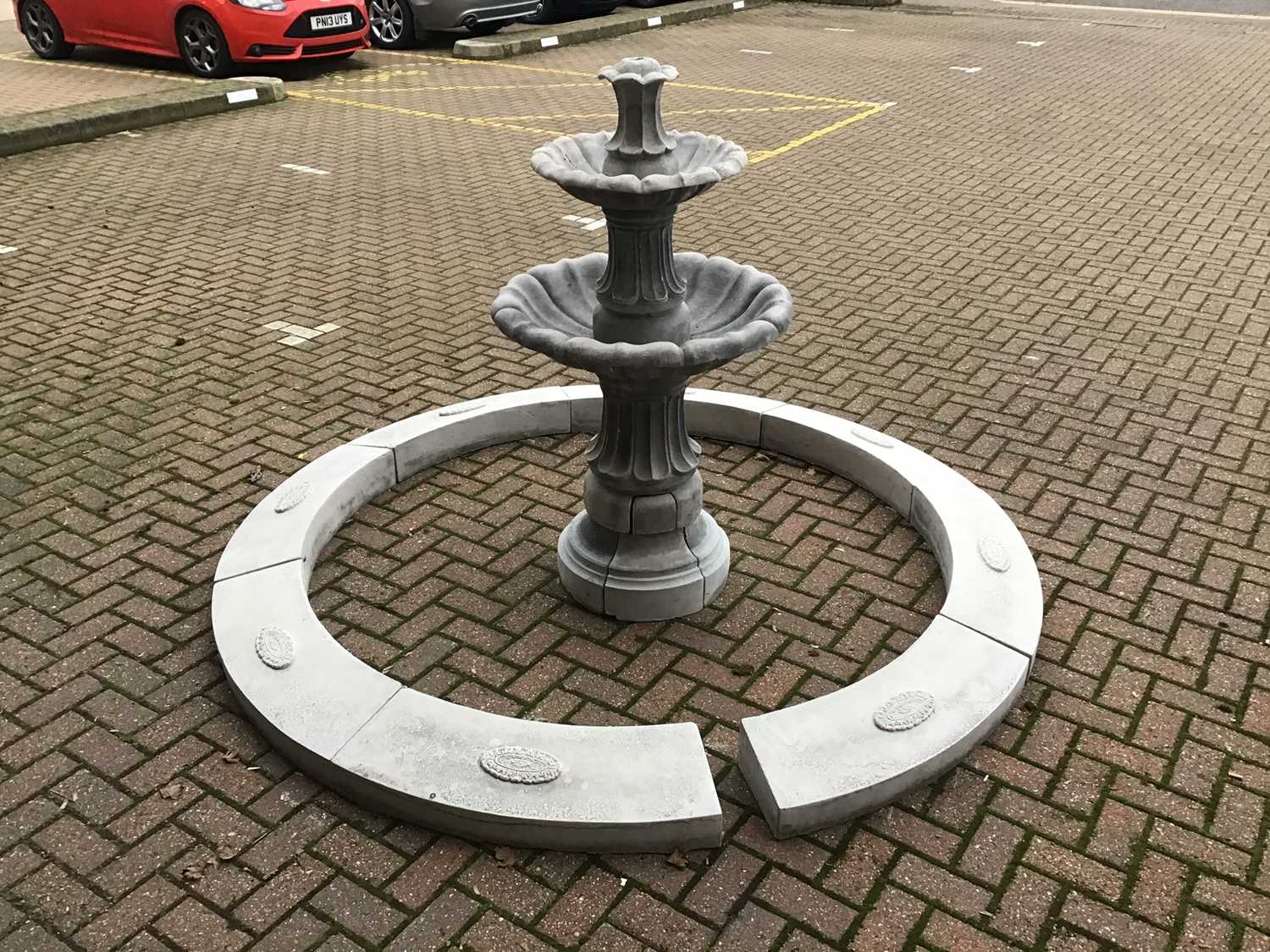 Lot 162 - Impressive concrete garden fountain