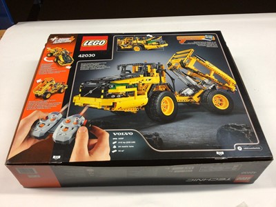 Lot 49 - Lego Technic 42030 Volvo Wheel Loader with instructions, Boxed