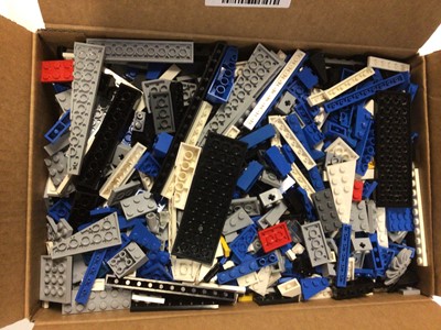 Lot 69 - Lego 10177 Boeing 787 with instructions available on line, no box