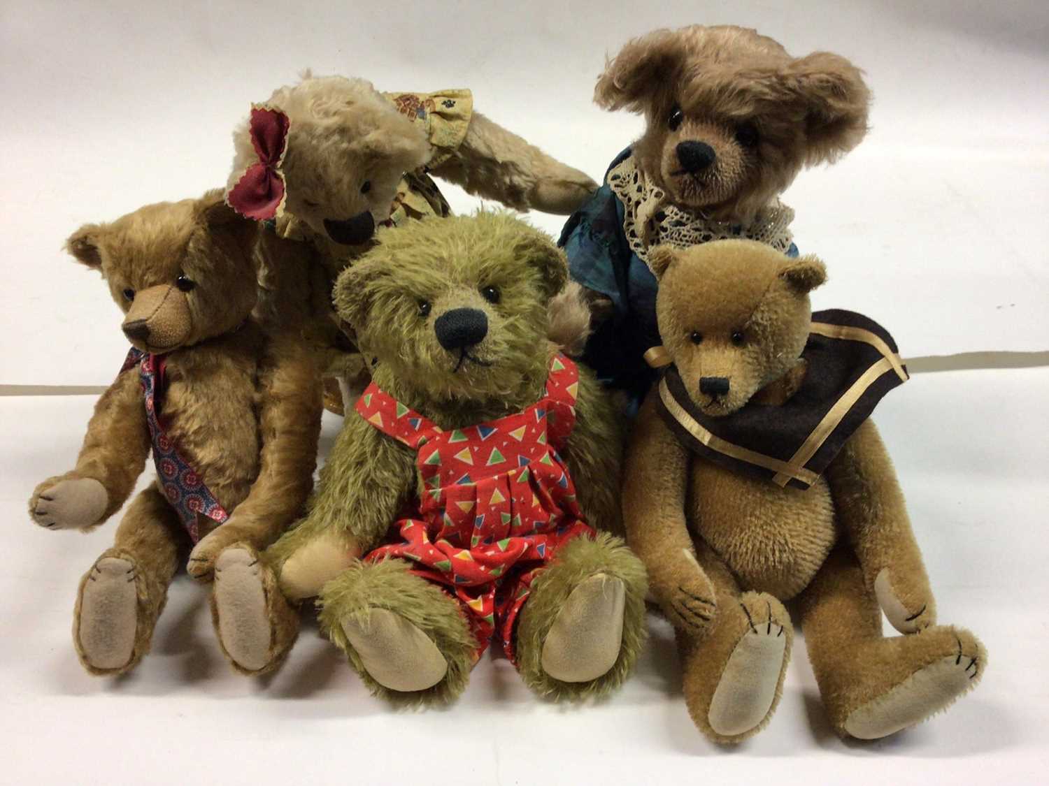 Lot 102 - Teddy Bears- Modern designers and artist bears. Makers include Appletree, Bluebell Bears, Kathleen Ann Holian, Bear Bits, Bears of Mimizan.