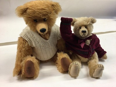 Lot 109 - Teddy Bears - Modern designers and artist bears.  Makers include Country Life, Kathleen Ann Holian, Appletree Bears, Mother Hubbard etc. Limited edition mostly with swing tags.