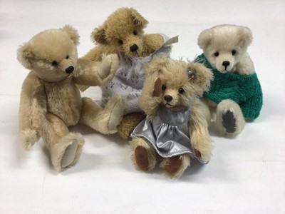 Lot 113 - Teddy Bears - Modern designers and artist bears. Smaller size bears makers include Mother Hubbard, Spellbound Bears,  M Limited edition with swing tags.