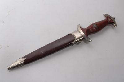 Lot 903 - Nazi SA men's dress dagger with etched blade 'Alles Fur Deutschland', marked RZM M7/66 1942 in original brown painted metal scabbard