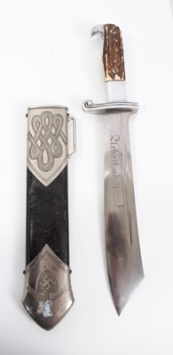 Lot 905 - Nazi Reichs Labor Service / RAD (Reichsarbeitsdienst) Enlisted man's dress dagger with horn hilt and etched blade - 'Arbeit Adelt' made by Puma Solingen in black painted scabbard