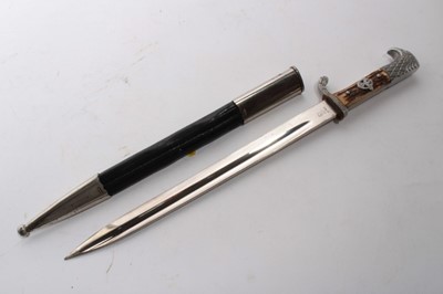 Lot 906 - Nazi Police Bayonet, with polished steel blade by Weyersberg, Kirschbaum & Co, Solingen, two piece horn grip and eagles head pommel, in leather scabbard with nickel plated mounts