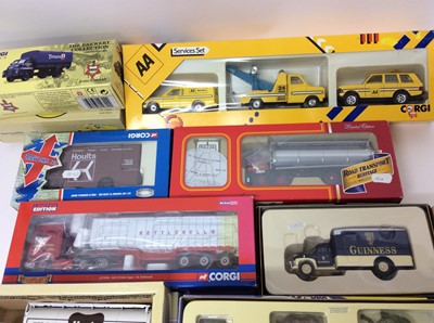 Lot 127 - Corgi boxed selection including Chipperfields Circus models, commercial vehicles, buses and lorries (20)