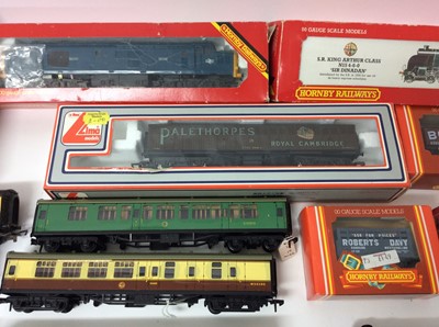 Lot 135 - Railway OO gauge selection including Mallard diorama snow scene, boxed Hornby and Lima carriages and rolling stock, boxed Hornby ‘Sir Dinadan’ locomotive and tender, plus unboxed locomotives and tr...