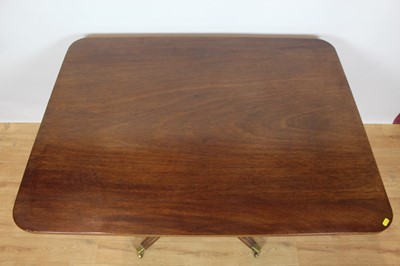 Lot 733 - Georgian mahogany pedestal breakfast table with rounded rectangular top