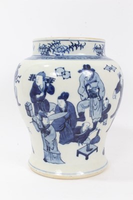 Lot 98 - Chinese blue and white vase