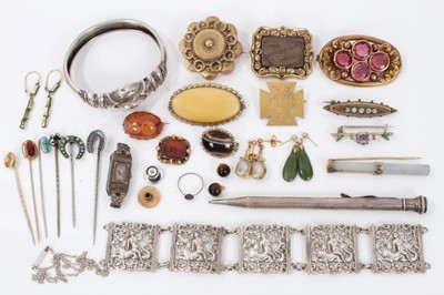 Lot 235 - Victorian and later jewellery including hair work mourning brooch, hardstone brooches, stick pins, white metal bracelet etc