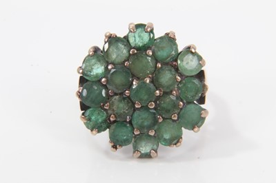 Lot 351 - Emerald cluster ring in 18ct white gold setting