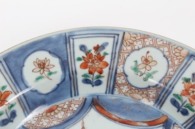 Lot 33 - 18th century Chinese Imari dish