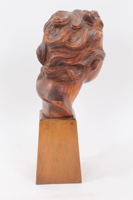 Lot 425 - Good quality Art Deco period carved wooden bust of a woman