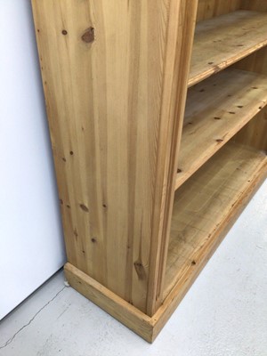 Lot 190 - Pine open bookcase with adjustable shelves