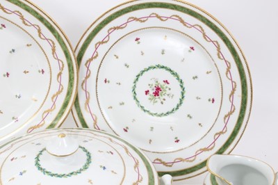 Lot 130 - Extensive Haviland Limoges dinner, tea and coffee service, decorated with foliate patterns, gilt highlights and green borders