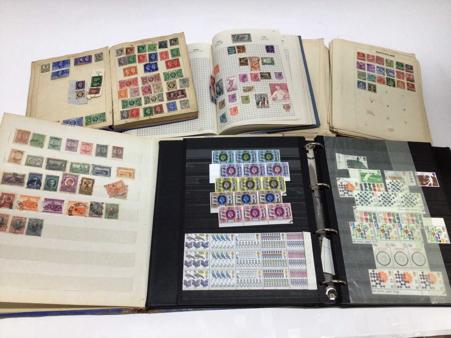 Lot 788 - Ten stamp albums world stamps