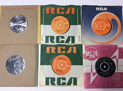 Lot 1071 - Approximately 150 single records including Jackie Wilson, Dionne Warwick, Chubby Checker, Richard Harris, The Peddlers, Johhny Cash, Manfred Mann, Ian Hunter, Mary Robbins, Del Shannon, Freddie Can...
