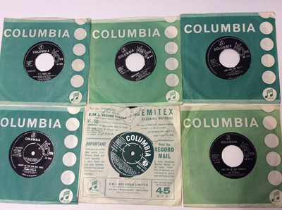 Lot 1071 - Approximately 150 single records including Jackie Wilson, Dionne Warwick, Chubby Checker, Richard Harris, The Peddlers, Johhny Cash, Manfred Mann, Ian Hunter, Mary Robbins, Del Shannon, Freddie Can...