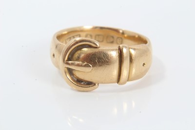 Lot 289 - Edwardian 18ct gold buckle ring, Birmingham 1904, ring size approximately N.