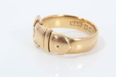 Lot 289 - Edwardian 18ct gold buckle ring, Birmingham 1904, ring size approximately N.