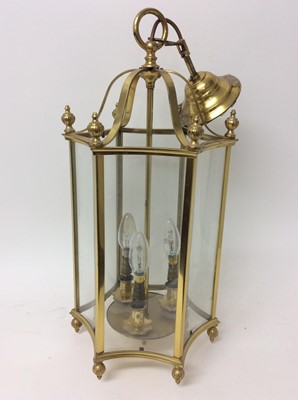 Lot 991 - Good quality Georgian style brass hall lantern with concave curved glass panels, lantern approximately 57cm x 28cm wide,  overall length including fitting/chain approximately 72cm