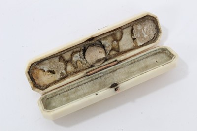 Lot 782 - Georgian ivory toothpick case