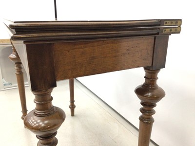 Lot 109 - 19th century walnut tea table