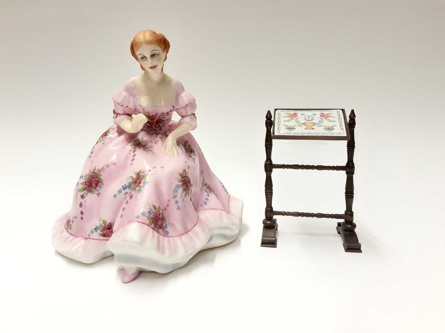 Lot 134 - Royal Doulton limited edition Gentle Arts figure - Tapestry Weaving HN3048 on plinth base, modelled by Pauline Parsons, number 429 of 750, boxed with certificate