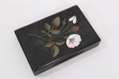 Lot 720 - Pietra dura paperweight