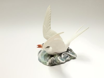 Lot 206 - Royal Crown Derby model of a Tern with outstretched wings