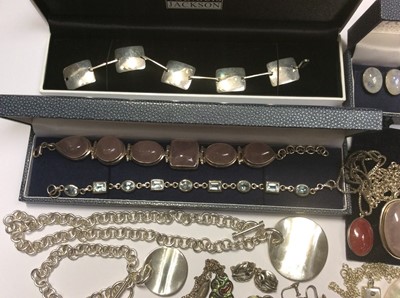 Lot 503 - Group silver and white metal jewellery