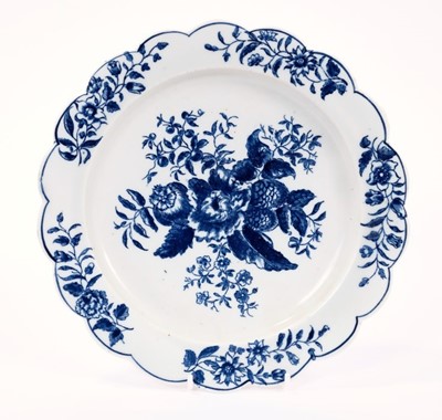 Lot 10 - Lowestoft plate, of lobed form, printed in blue with the Pinecone pattern, 22.6cm diameter